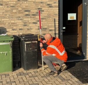 Praktijkonderdeel tijdens de cursus Meten en Uitzetten bij Finovi door SOMA Bedrijfsopleidingen