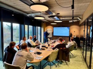 Theorieles van SOMA Bedrijfsopleidingen voor de cursus Meten en Uitzetten bij Finovi in Sint Oedenrode