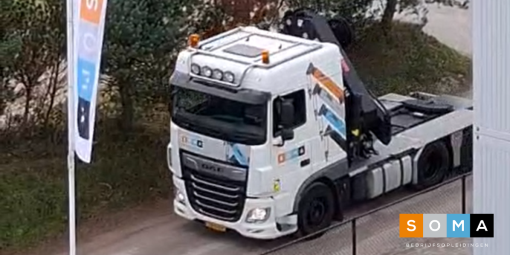 SOMA Bedrijfsopleidingen heeft geïnvesteerd in een nieuwe autolaadkraan voor inzet tijdens de praktijktrainingen.